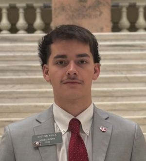 Victor Avila headshot